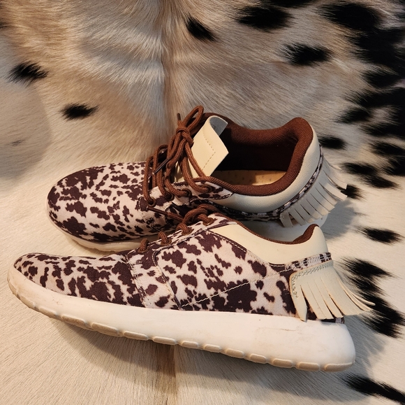 CRAZY TRAIN COWHIDE PRINT SNEAKERS SIZE 10 - Picture 2 of 5